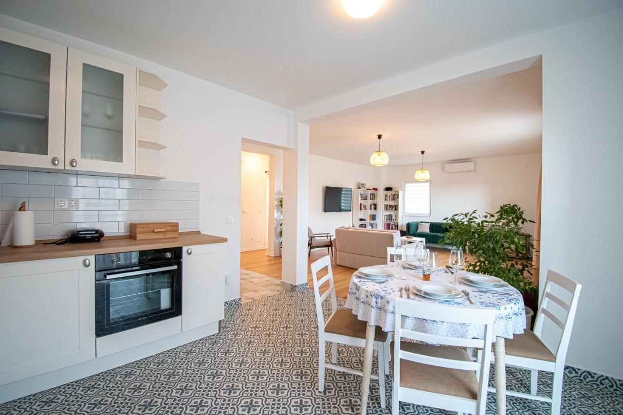 Apartment Nikola Kaštel Novi Exteriör bild